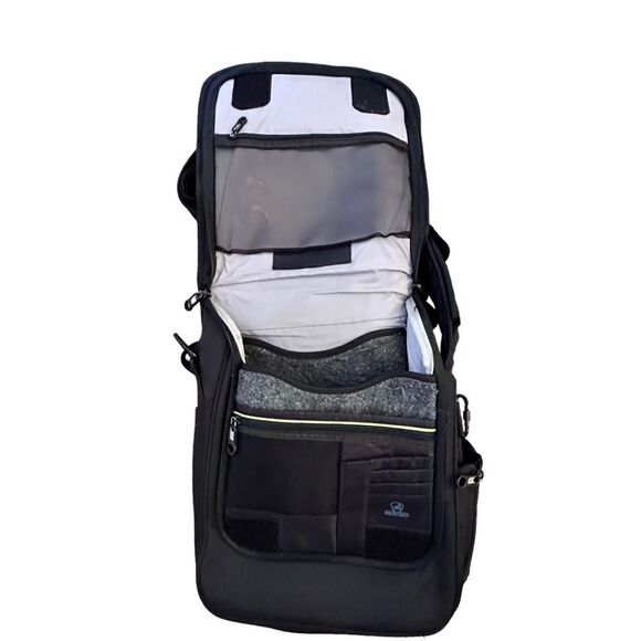 Travelon ~ Black Crossbody Bag ~ all around zipped closure ~ lots of pockets - Picture 4 of 14